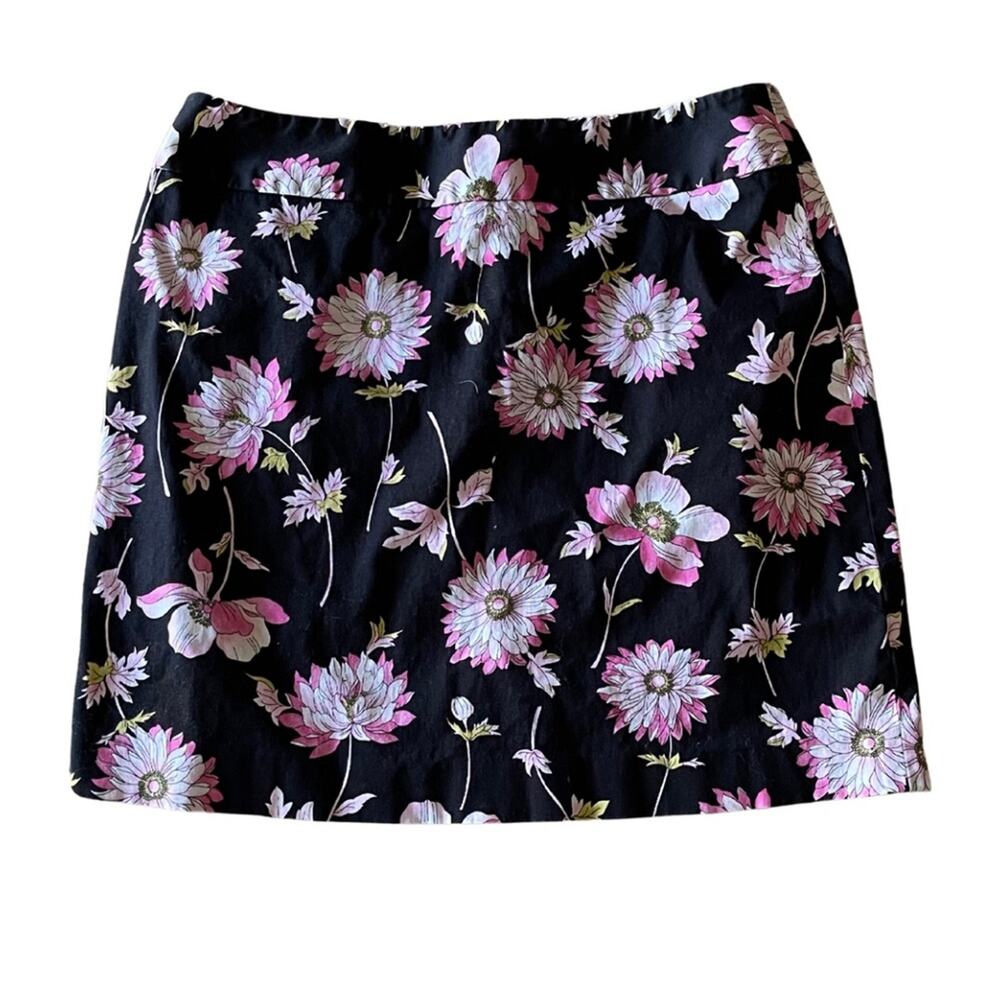 Rafaella black flowered pink back zip short casual summer skirt.  Size 12.